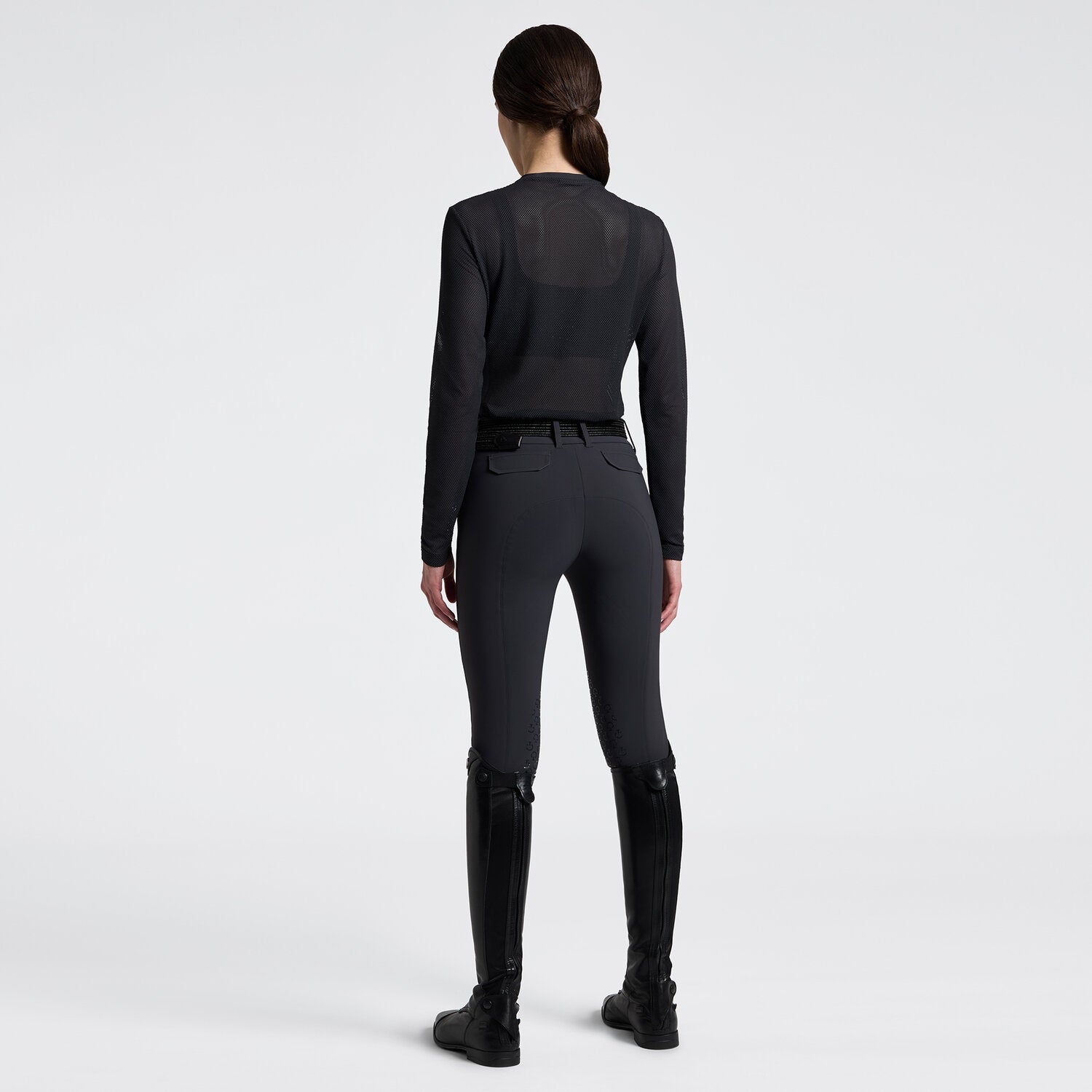 T-shirt de compétition à manches longues pour femmes, en tissu entièrement perforé avec logo monochrome sur la poitrine